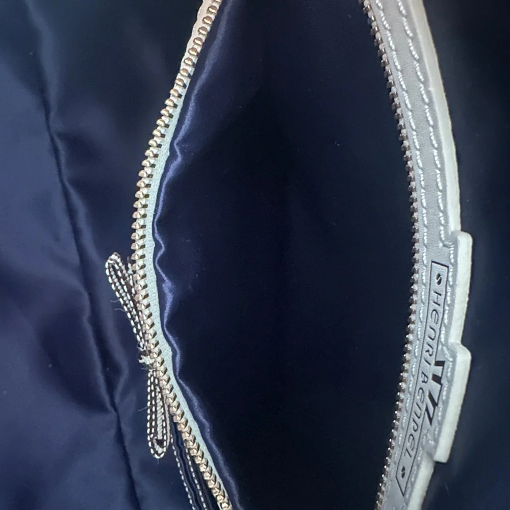 Henri Bendel B&W Plus Barrel Woven Striped Stylish Green and Brown Handbag - Picture 11 of 15